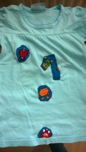 ein Geburtstags-Shirt mit kleinen Monsterchen
